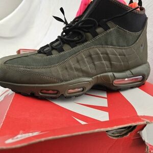 Nike Men's Olive and Black Airmax 95 Sneaker boot